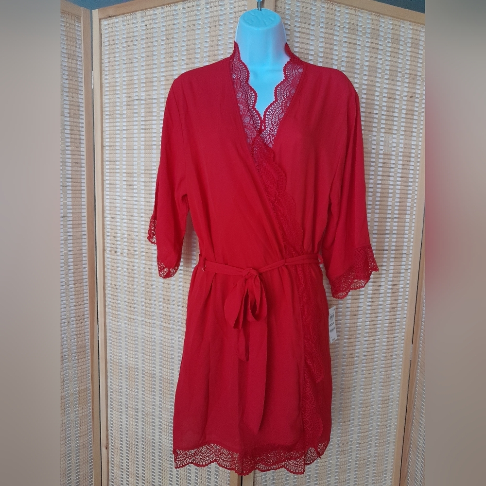 NWT Red Robe with pockets!